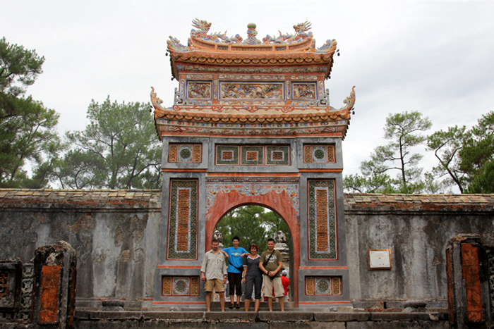 Brána u hrobky císaře Tu Duca